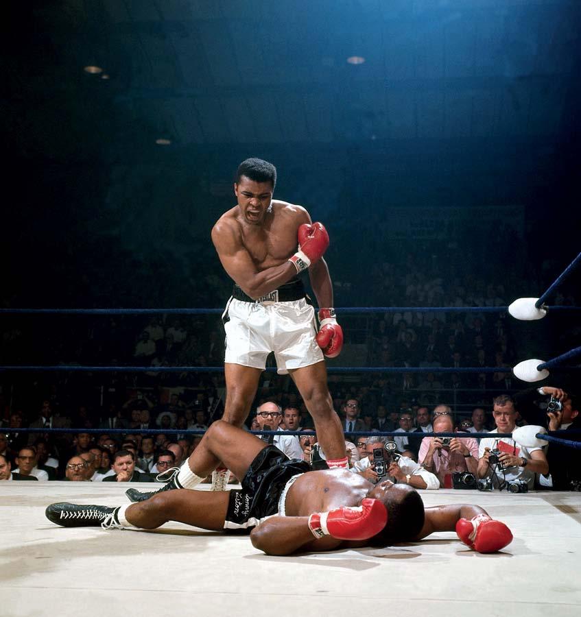 ABOUT NEIL LEIFER ABOUT THE AUTHORS Neil Leifer is one of the world s greatest sports photographers.