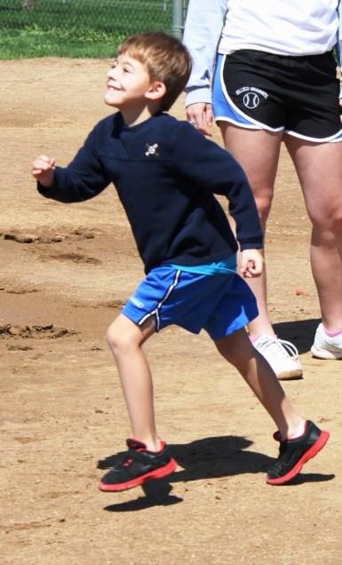 running styles Demonstrate different types of running (slow, fast, backward, etc.) Decide on a command signal that the child likes (e.g., whistle, clap, saying Now or Change ).