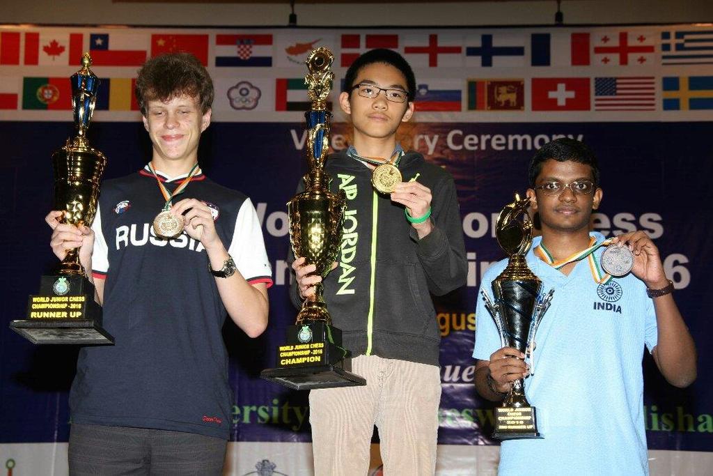 CHESS 1. WORLD JUNIOR CHESS CHAMPIONSHIP AT BHUBANESWAR IN AUGUST, 2016 SL Narayanan finished 3 rd in the open event IN HOUSE SPORTS INTER ZONAL TABLE TENNIS AT ALLAHABAD IN AUGUST- SEPTEMBER 2016.