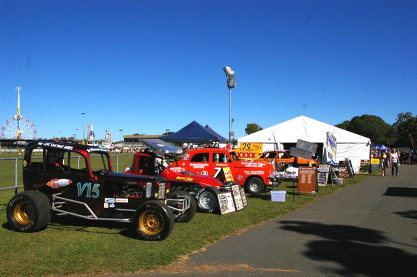 Pine Rivers Show Report: With beautiful clear sunny skies on Saturday 30 July 2016 some of the CSAQ Members along with a good range of Restored Speedway Vehicles turned up to the Pine