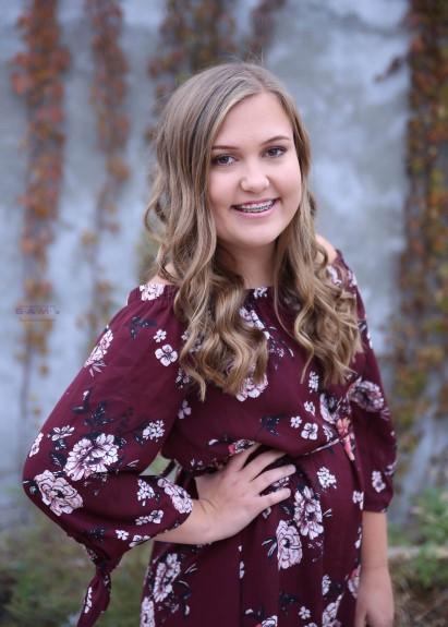 4-H FUN NIGHT ROYLALTY 2019 Lindsay Watne, age 18, of Clarion, Iowa is a senior at Clarion Goldfield Dows High School and a member of Dayton Lake 4-H Club.