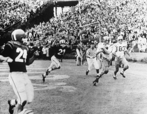 Bowl Games Mickey Mangham hauls in the Billy Cannon toss for the only score in the 1959 Sugar Bowl against Clemson. Bowl Date TV Time (CST) SITE Participants Houston Bowl Dec. 30 ESPN 3:30 p.m. Houston, Texas SEC vs.