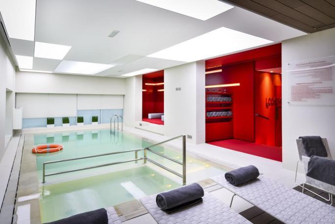 The hotel boasts a spa and wellness centre, indoor swimming pool and fitness centre as well as
