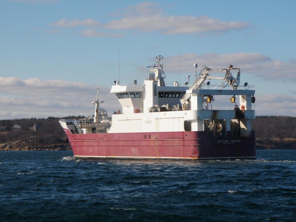 Massachusetts MarineFisheries Port Sampling Design Sample MA and RI 2010 through 2012 ~59% Mid-water trawl fish