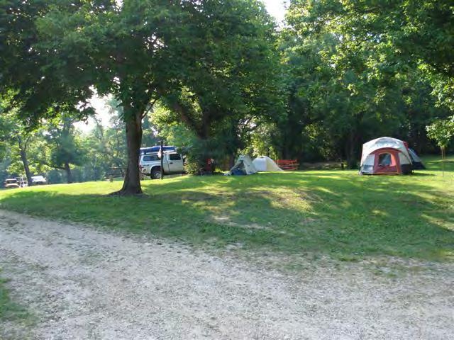The campground was nicely shaded, somewhat sloped, with campsites very close together (as seems to be typical in Missouri River campgrounds).