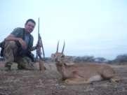 ) US $ 350 per hunter per day ( 2