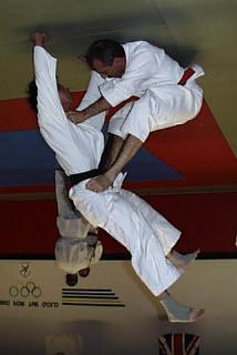 Drill 2: Player A throws B with a dropping Seoi nage. B does an elbow or head roll and lands on his fours ready to transition to a turnover or some other ne waza skill.