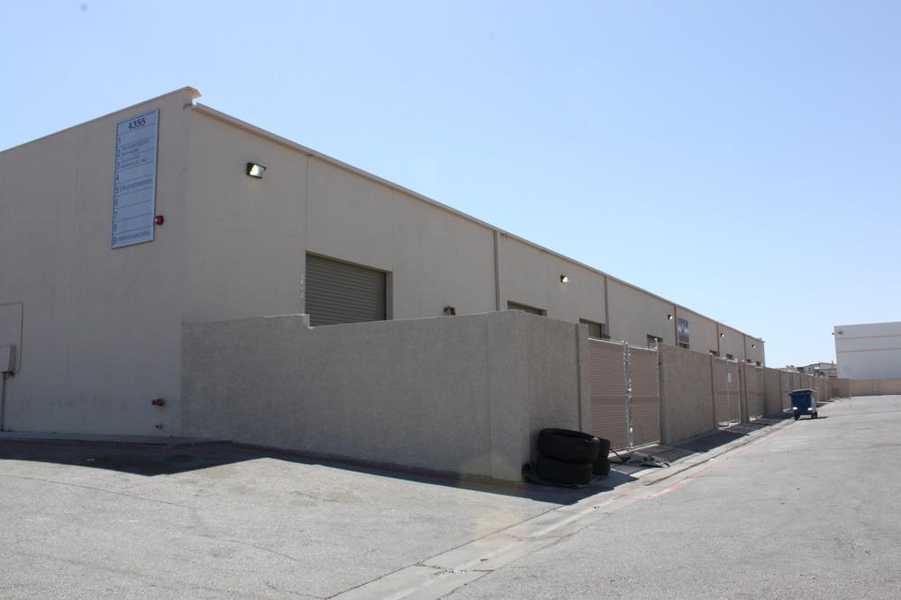 Executive Summary OFFERING SUMMARY Available SF: Lease Rate: Lot Size: 1,675-5,027 SF $0.90-1.00 SF/month (MG) 2.