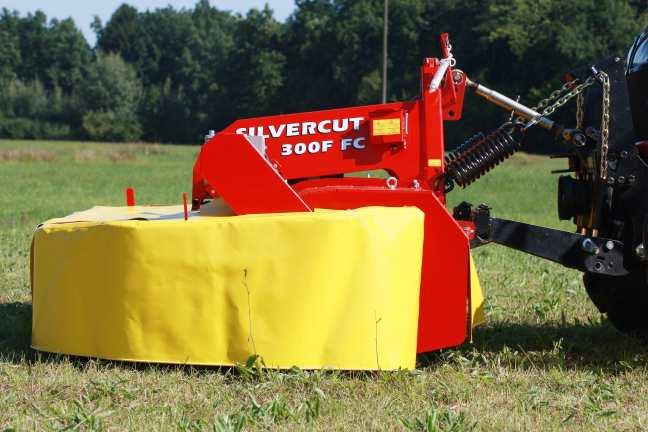Advantages: - Extremely compact and stiff connection - Easy attaching to the tractor by the means of quick-hitch - High