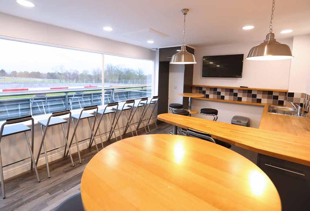 REDGATE SUITES SITUATED ALONGSIDE THE START/FINISH STRAIGHT ON THE APPROACH TO THE FIRST CORNER, OUR SUITES HAVE FANTASTIC VIEWS OF THE MOST FRANTIC MOMENTS FOR EVERY RACE AT DONINGTON PARK.