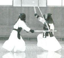 Kihon method is to press down opponent s Shinai coming for Tsuki or Dō Uchi with the Shōtō and at the same time use Daitō to strike Men as in Figure 64. Figures 64a and Fig. 64b Fig.