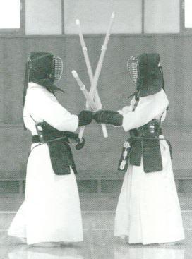 (Kiriage motion), and at the same time strike down with Daitō.