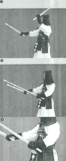 Niten Ichi Ryu Fig. 80d teaches this principle as Kage wo Osaeru (陰を抑える), Press Shadow.