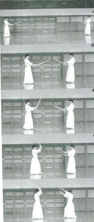 Nitō Kendo Kata #13: Jūsanbon Me 6 1 2 7 3 Uchidachi in Ittō Chūdan, Shidachi in Shō Nitō Chūdan as in [1], both from right foot mutually start, Uchidachi steps right foot in saying Yä, and takes