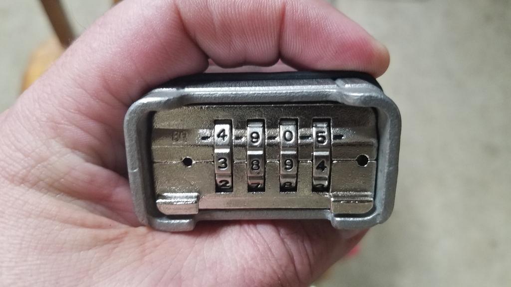 The new model of locks we have (with 2018 combo for now) can be a little confusing. There is a line in the middle and a line one number up from that.