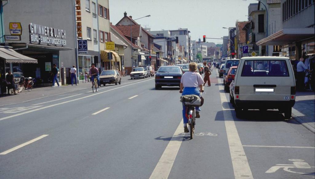 2-lane carriage way Variation: 2-lane with cyclist facility Safe solution for pedestrian and