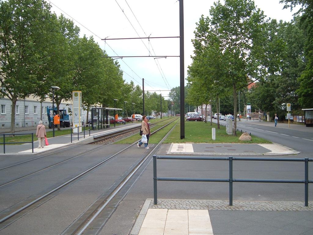 Separation of public transport Median stripe for tram-line tram mixed