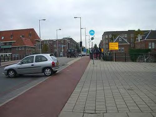 34 1.6. Cycle Tracks While only recently implemented in U.S. and Canadian cities, cycle tracks have been used in European countries for several decades.