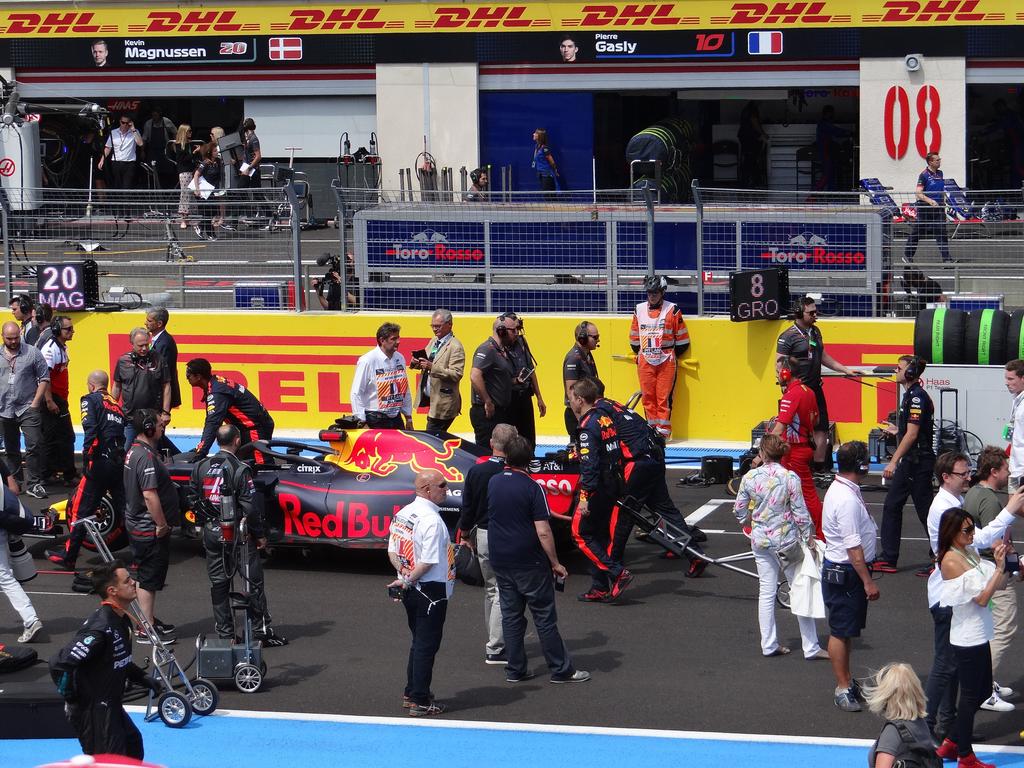 The Var revives its past and its know-how based on its long history of Formula 1 expertise. For this event; the return of the Grand Prix de France, the Paul-Ricard circuit has invested 6.
