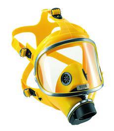 This full-face mask is the successor to the Panorama Nova Standard, a mask which has proven itself over decades of use worldwide redesigned and improved with fresh colours and an integrated bar code.