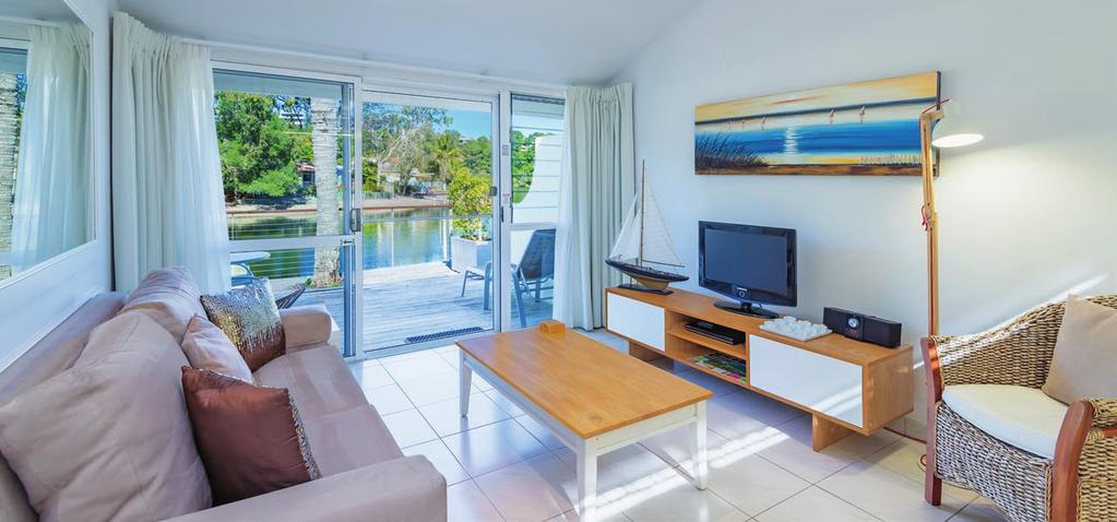 U4 Caribbean Noosa NOOSA HEADS Waterfront On Noosa Sound Picturesque river views and a white