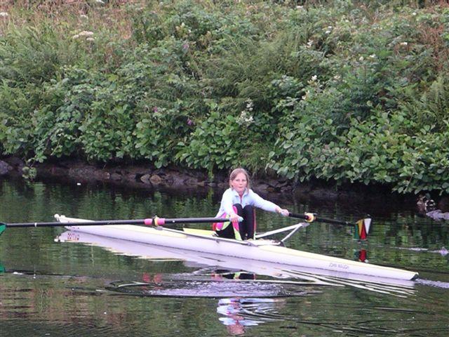 Information for parents/carers Sculling The Activity Your child (aged 10+) has the opportunity to go sculling, which involves propelling themselves backwards over a body of water with oars whilst