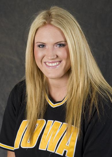 #10 NIKKI GENTILE Freshman Infield/Outfield R/R Martinez, Calif. Alhambra Went 2-3 with a home run, two RBI and two runs scored against Illinois State... also tallied her first career stolen base.