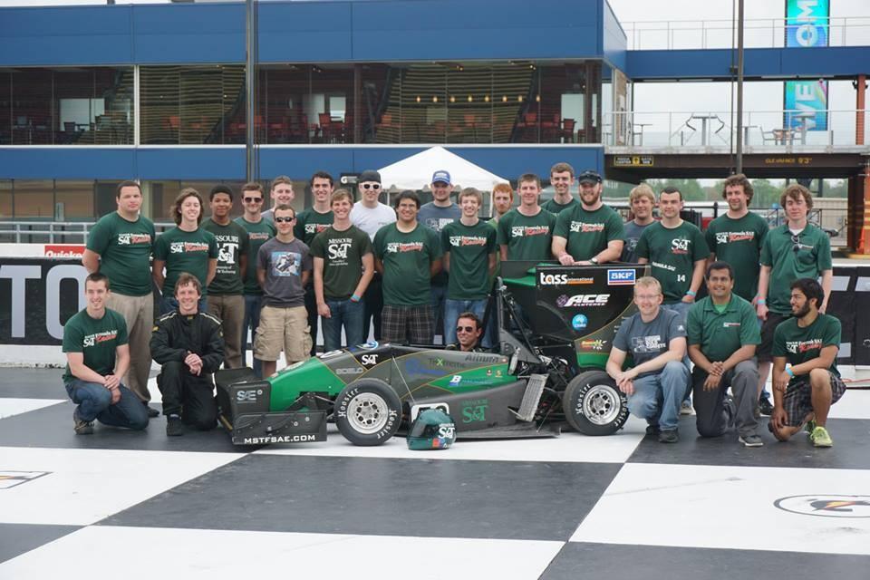 S&T RACING - TEAM HISTORY 2 Since its creation in 1989, S&T Racing has been a leading competitor in the Formula SAE Series.