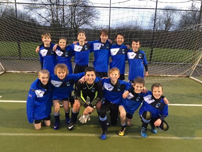 ST IVES SCHOOL SPORTS ROUND-UP SPRING TERM 2018 YEAR 8 FOOTBALL CUP RUN With another packed schedule of sports fixtures, the St Ives students have been busy despite the atrocious weather conditions.