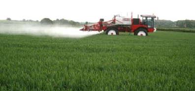 BMP: Reduce forward speed in enviromental critical situation In field applications spraying speed should be < 8 km / h along