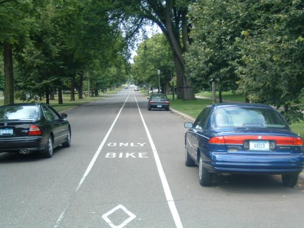 Bike-lane with parking