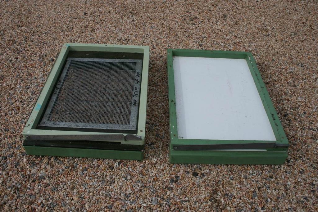 Screened bottom board design There are a range of different screened bottom board designs around the world, primarily for the management and counting of varroa mite populations.