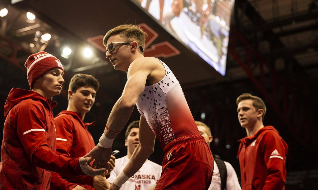 CHARLIE GILES EARNS B1G FRESHMAN OF THE WEEK Nebraska gymnast, Charlie Giles, earned B1G Freshman of the Week for his performance against Iowa on March 2, becoming the second Husker to earn the honor.