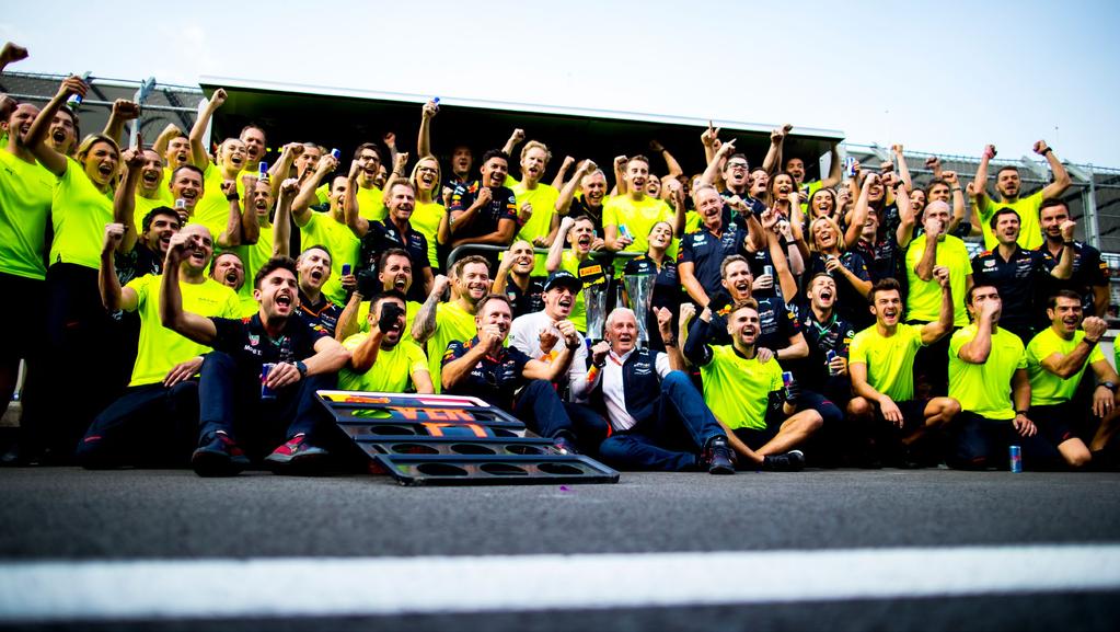TEAM MISSION THIS IS MORE THAN JUST A JOB FOR US, IT S A WAY OF LIFE CHRISTIAN HORNER To be seen as the most professional, friendly,