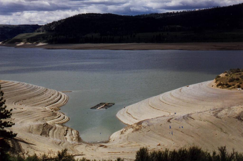 Rolling Provincial Review: Implementation 2001-2003 Lake Roosevelt Ecology Model - Preliminary Results Photo: Courtesy Spokane Tribe of Indians Seasonal fluctuations in Lake Roosevelt, Washington,