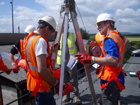 Confined Space Risk Assessment Carried out under the MHSWR Regulation 3 requirement The person carrying out the risk assessment must be competent To identify if a
