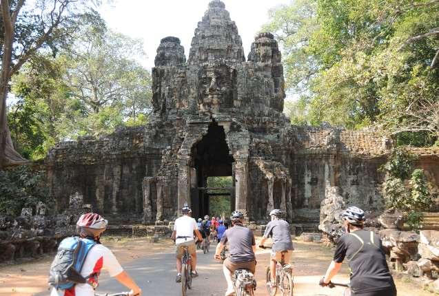 Vietnam - Cambodia - Saigon to Bangkok by Bicycle Tour 2019-2020 Guided 14 days / 13 nights Want to experience three of South East Asia s most fascinating countries?