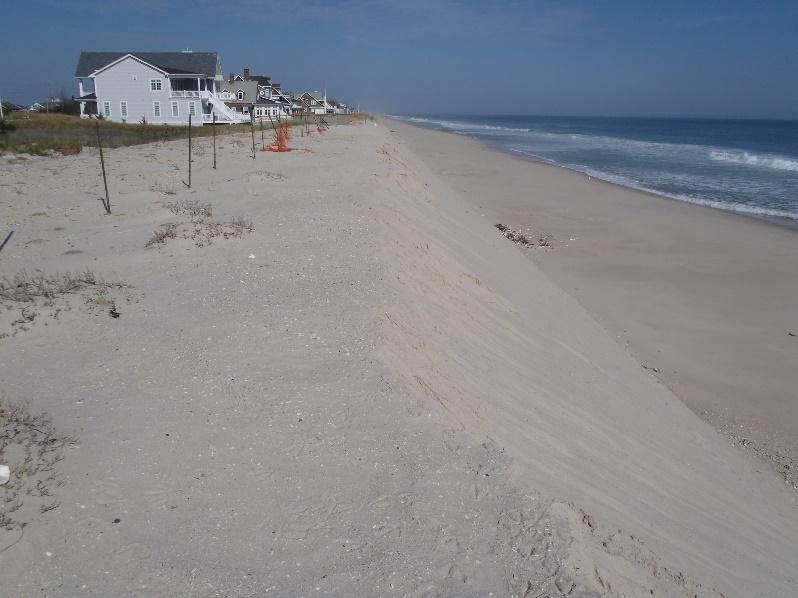 NJBPN 153 1117 Ocean Avenue, Mantoloking At the Mantoloking Ocean Avenue location, the left photo (taken October 17, 2016) shows a narrow dry beach.