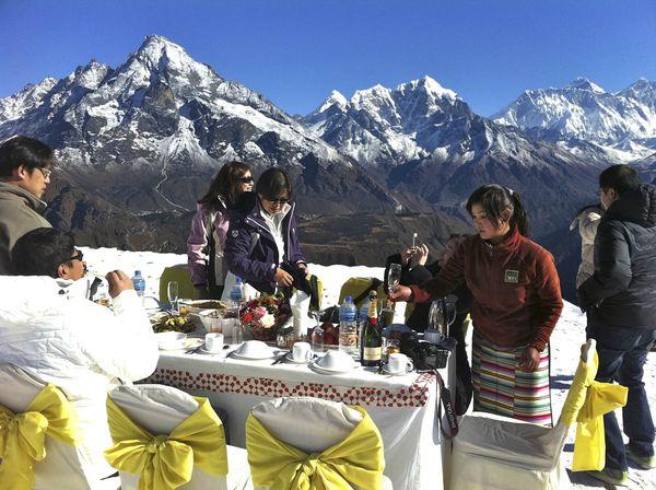 The Logistics Both Shepherd and Heald tend to book Everest breakfasts as part of larger packages 10-day treks through Nepal, most often but the experience can be booked à la carte.