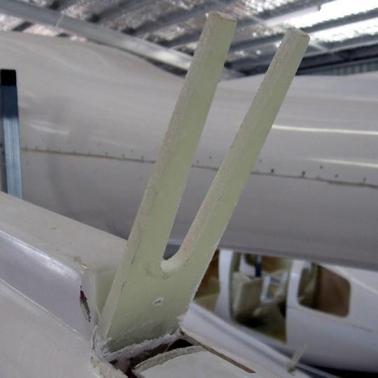 level Completed vertical fin fitted to the fuselage Fit the spar extender Spar extender Tail spar Sand the matching surfaces of the pre-fitted tail spar and