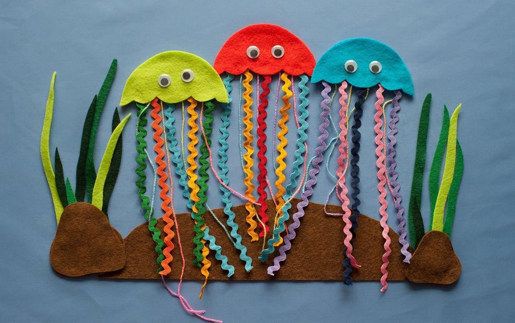 Three Jelly Fish Felt Board Pattern Designed and Created by Kate McKnight Three jelly Fish is a wonderful set for learning about three counting down from three to zero and counting back up to three