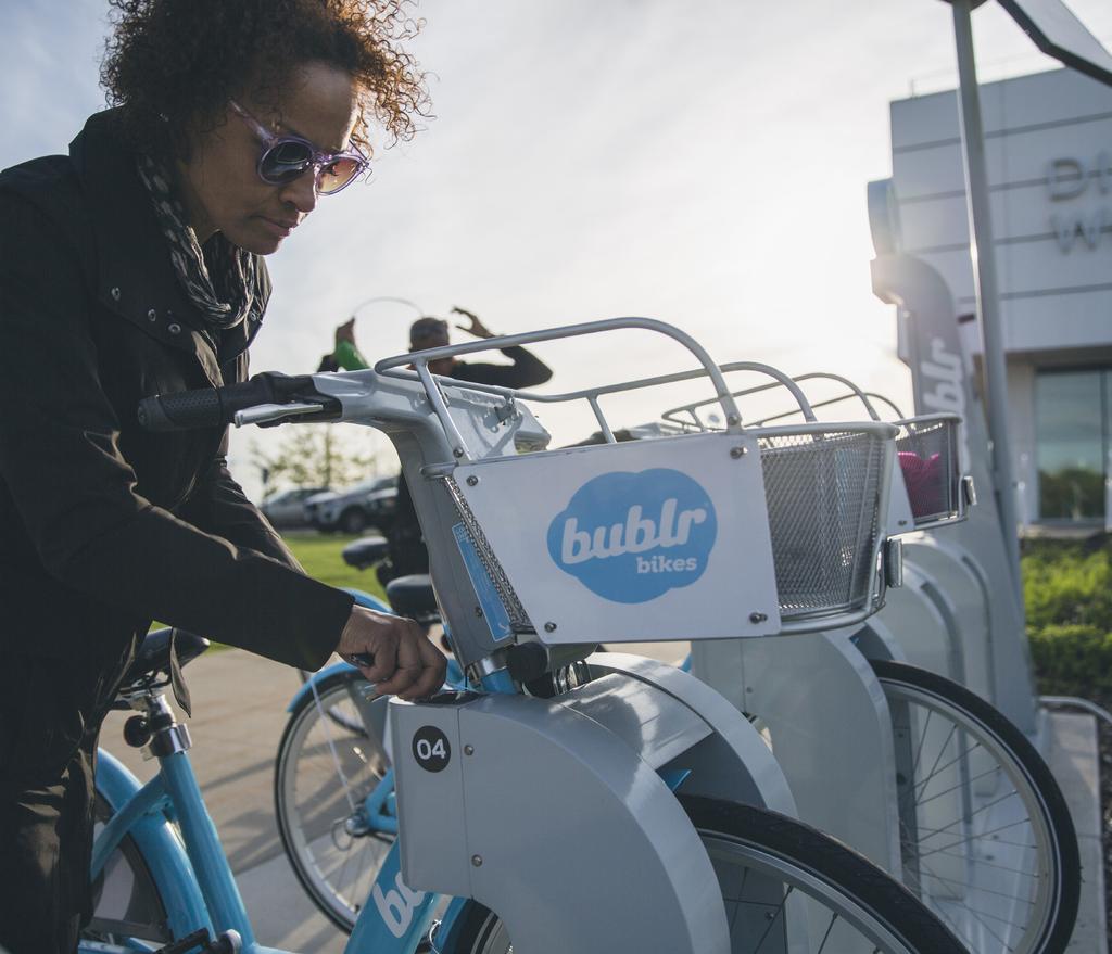 HOW MANY MINDS DOES IT TAKE TO NAME A BIKESHARE? A LOT, ACTUALLY. We researched the market and discovered that bikeshare was a fairly new concept in the U.S. With competitors like Divvy, Hubway, Capital Bikeshare and others, we knew we had to come up with something that would be unique to Milwaukee.