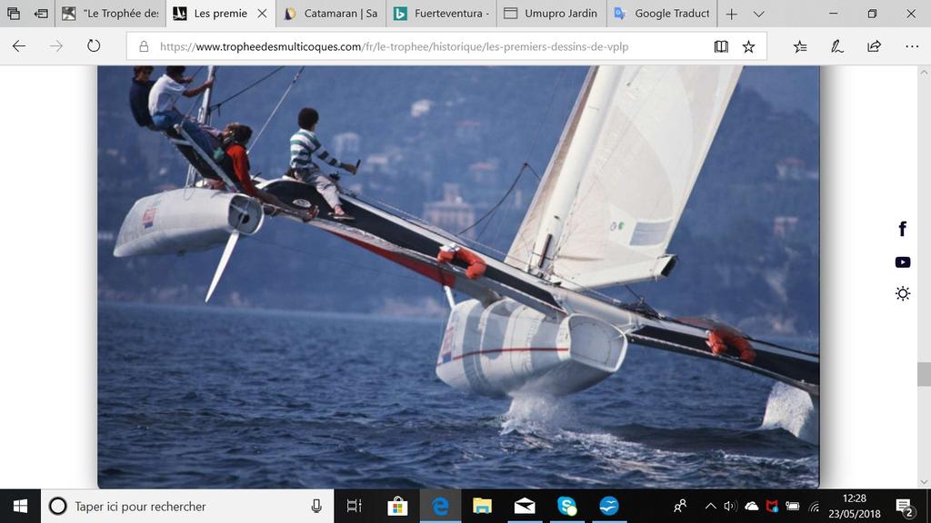 Biscuits Cantreau 3 upwind at Torbole (Garda Lake, Torbole is the city just near to Riva del Garda where are presently the GC32 world championship) : this trimaran is a formidable machine that