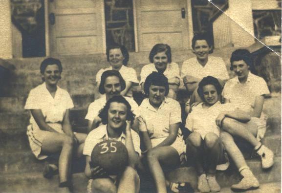 1935 Girls