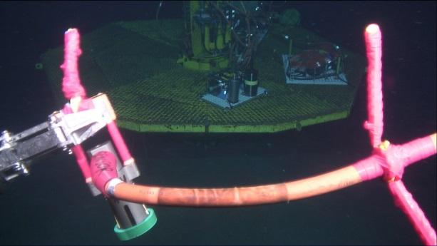 dive, an ROV Hyper Dolphin (HPD) was operated for a measurement of a precise water pressure on the C0002 platform