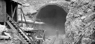 History 1930s, the Hawk s Nest Tunnel near Gauley Bridge,