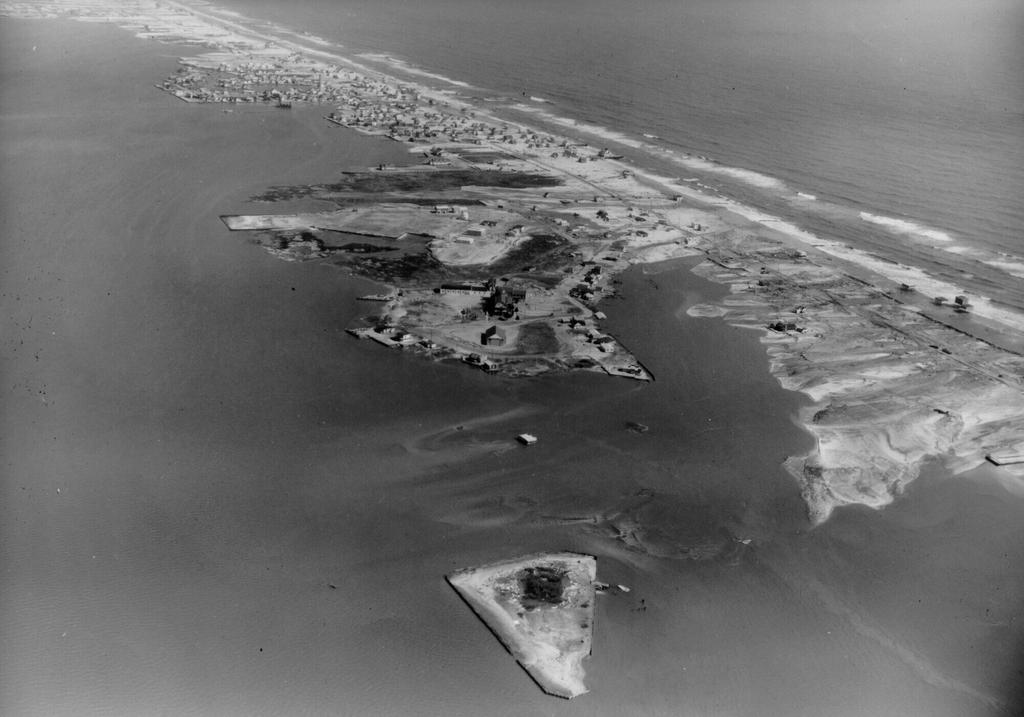 Aftermath of 1962 Ash Wednesday storm, Harvey Cedars Beach. Photo from Harvey Cedars Borough municipal website.