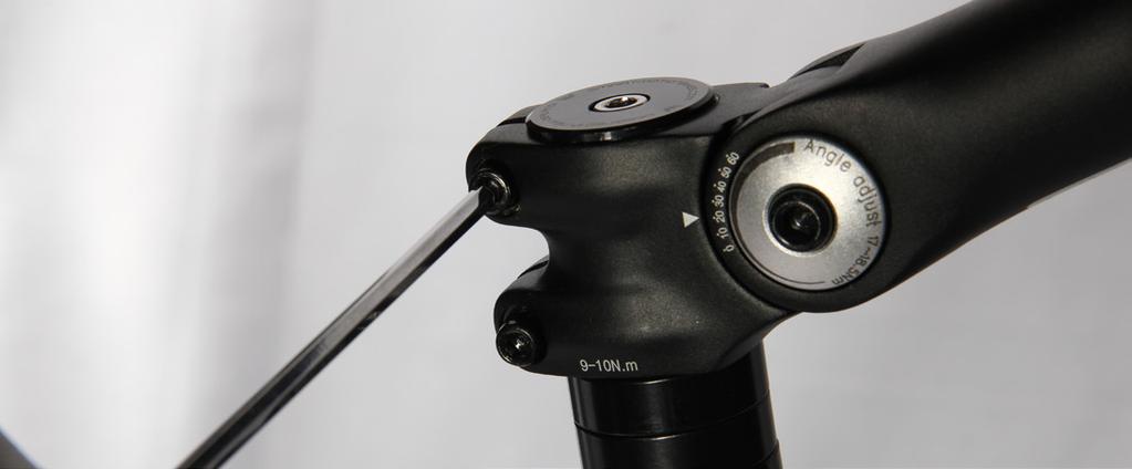 screw using the 5mm allen key to 5-8N.m. Tighten stem pinch bolts with 4mm allen key 9 to 10N.