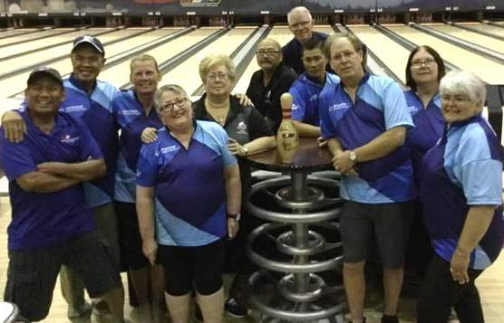 Manitoba Athletes Perform Well at the USBC Senior Championships Mitch Hupe & Sharon Tataryn 2017-18 ADULT BOWLERS OF THE YEAR L-R: Bex Talania, Paul Santos, Terri Dueck, Lauraine Chatelain, Elaine