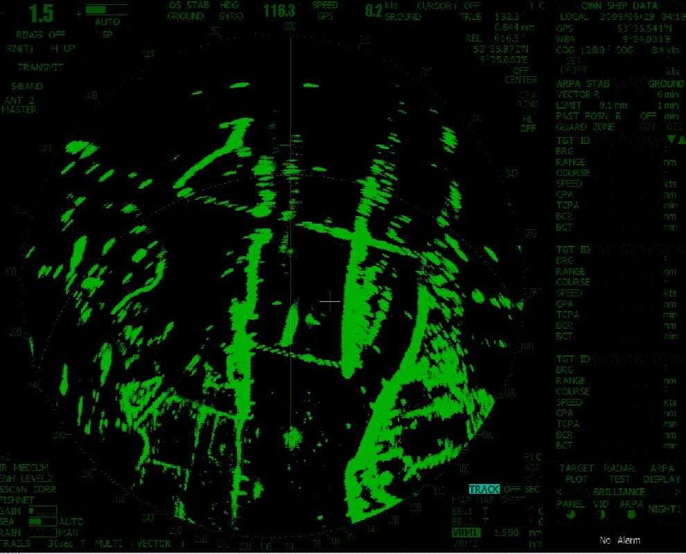 Figure 19: Radar picture from the TRANSANUND at 041925, AURORA abeam